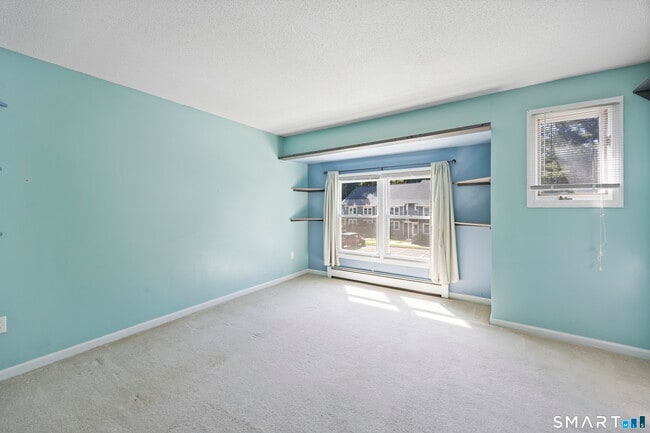 Building Photo - 135 Fairway Dr