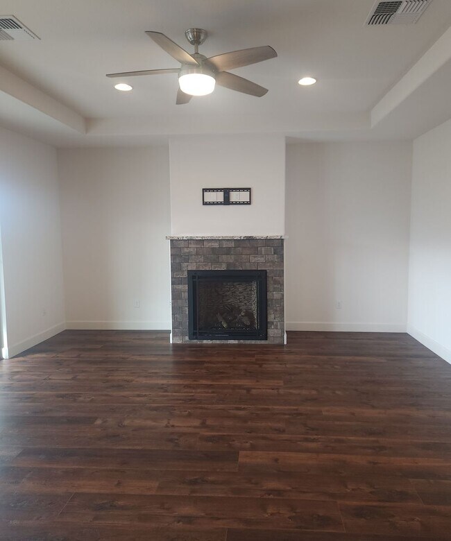 Building Photo - Beautiful Damonte Ranch Home