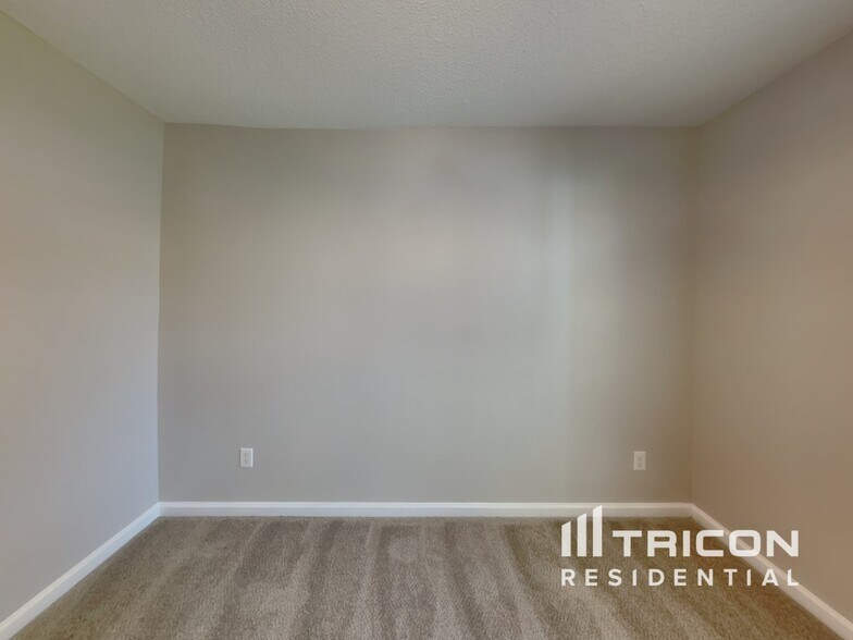 Building Photo - 5419 Village Ridge