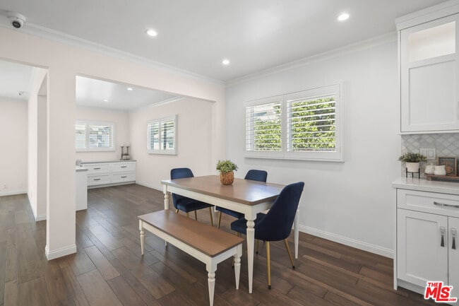 Building Photo - 4875 Bluebell Ave