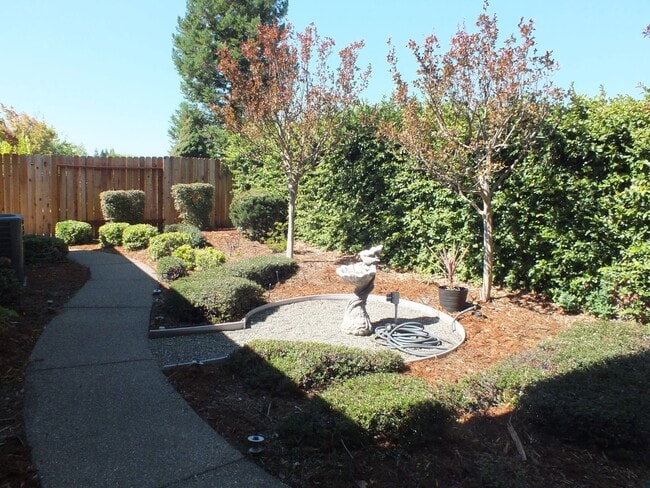 Building Photo - Natomas Station 3/2 ranch style home