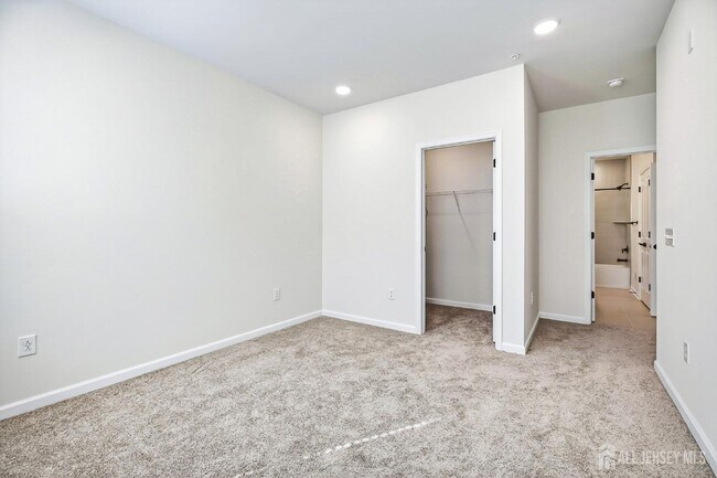 Building Photo - 507 Sadie Cir