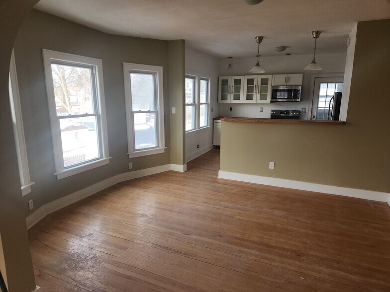 Building Photo - 171 Shotwell Park