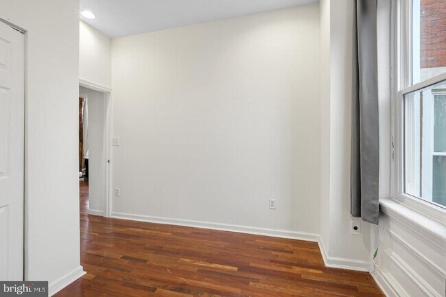 Building Photo - 618 N 40th St