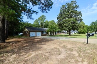 Building Photo - 579 Sierra St