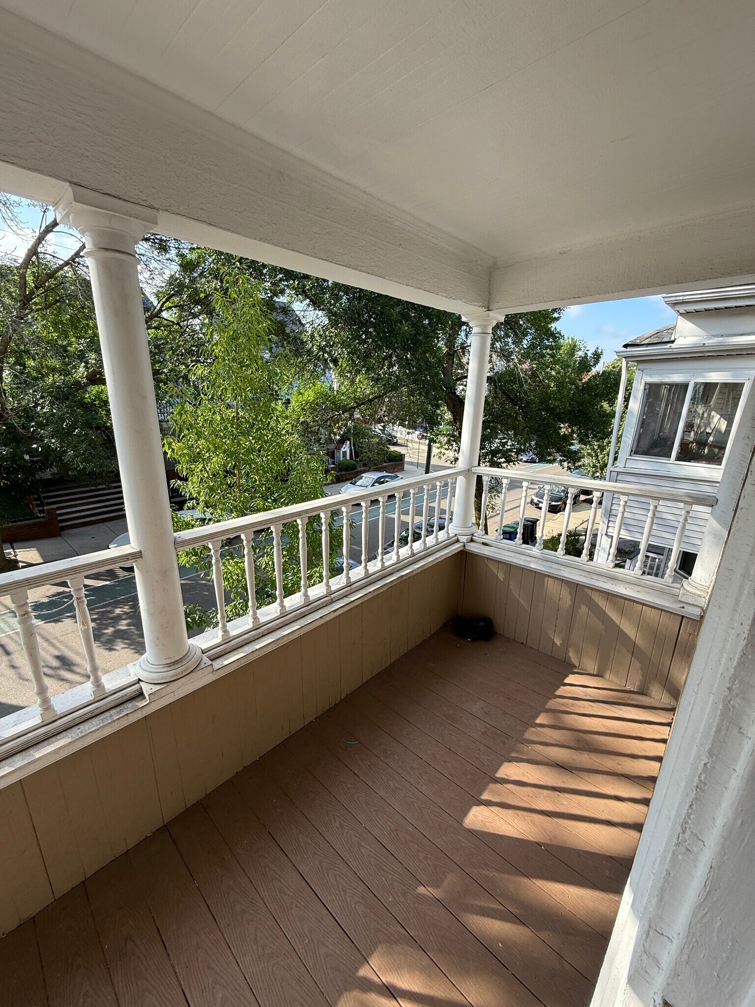 Building Photo - 68 Willow Ave