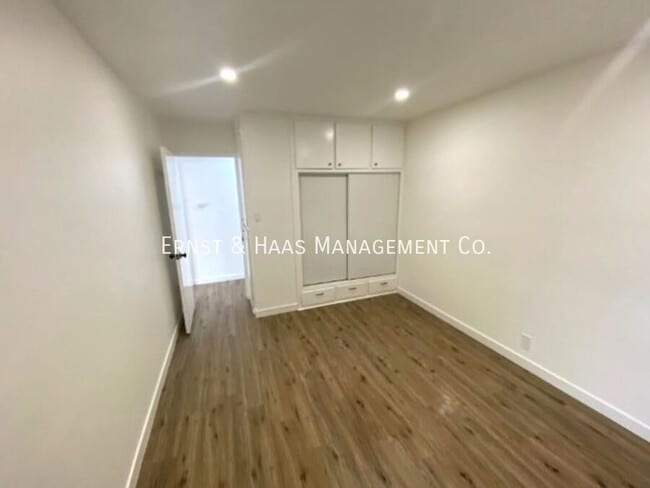 Building Photo - 4510 1/2 N. Lakewood Blvd.-