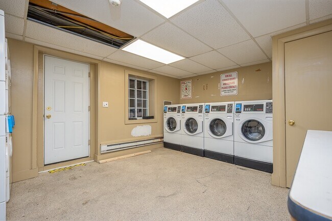 Building Photo - 506 Fox Run Ln