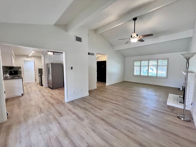 Building Photo - $2,295 Shaw & Van Ness, 3 Bedroom Condo- S...