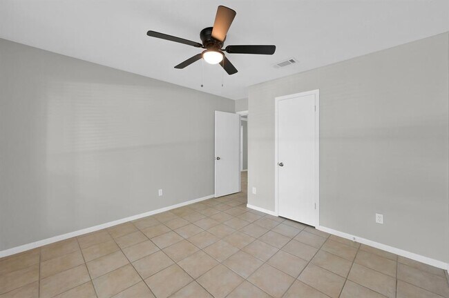 Building Photo - 28903 Atherstone St