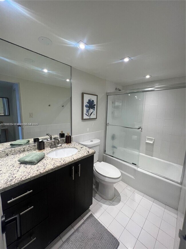 Building Photo - 5161 Collins Ave