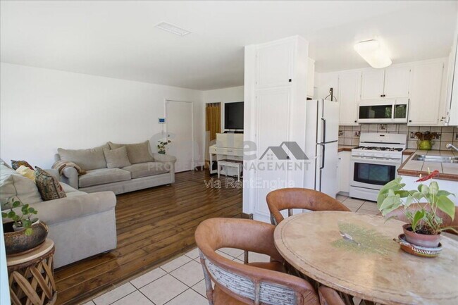 Building Photo - 18187 W Sundowner Way