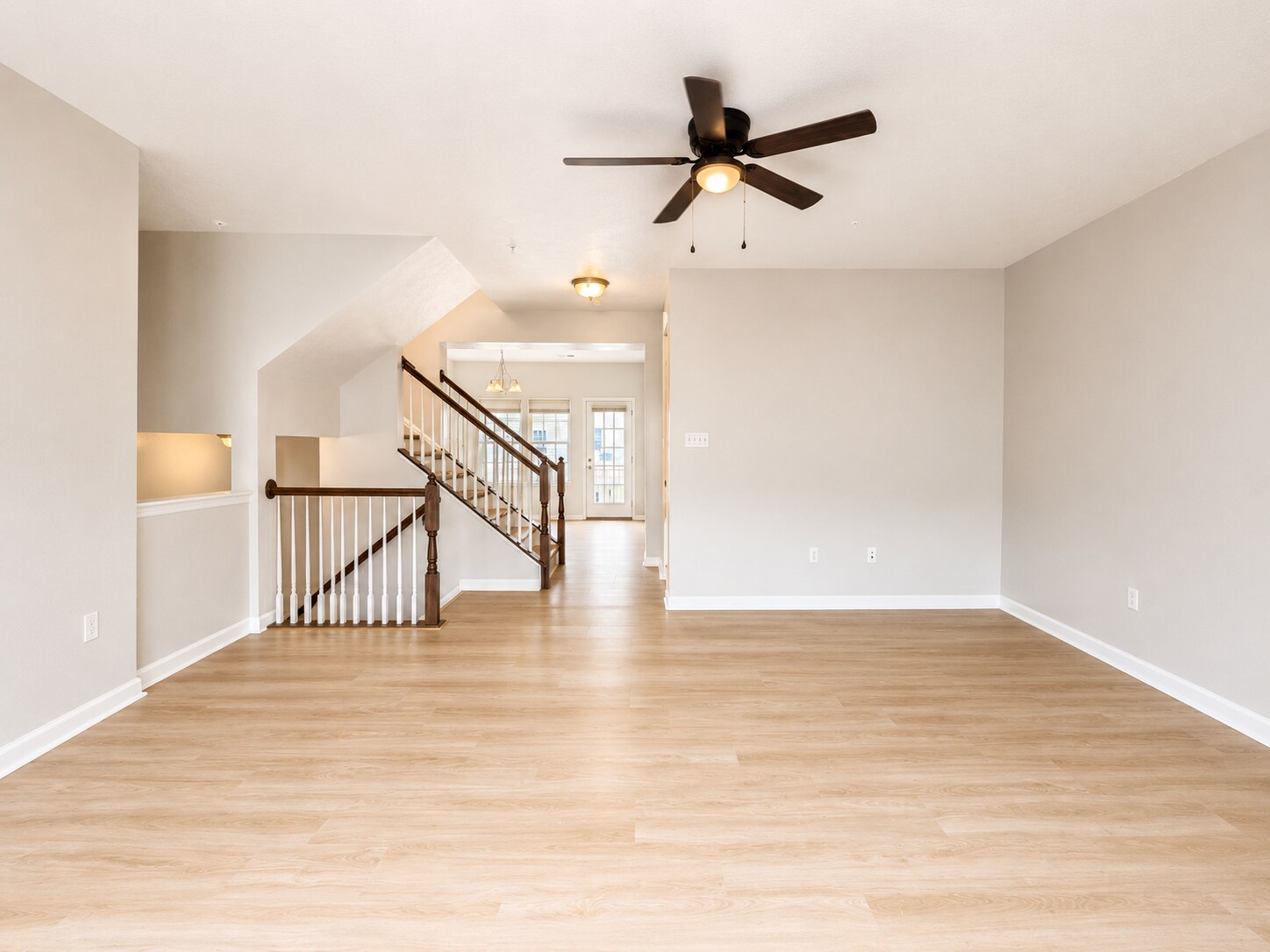 Building Photo - 1502 Pointe View Dr