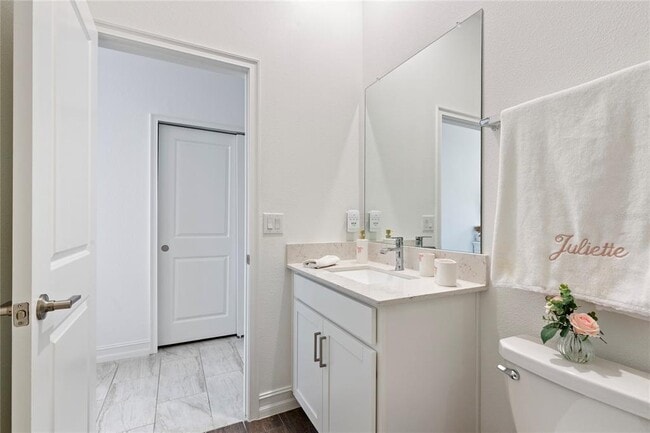 Building Photo - 8692 Little Bluestem Dr