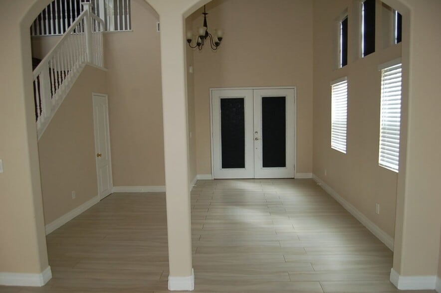 Building Photo - 17565 Owen St