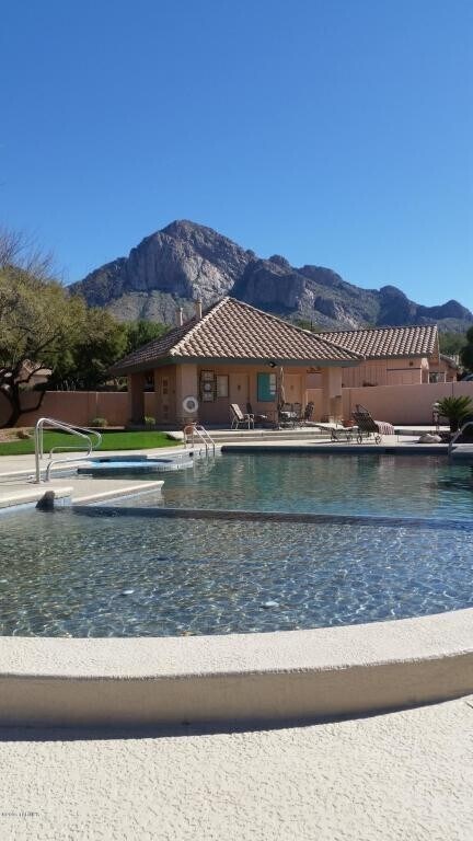 Building Photo - Bright & Peaceful Living in Oro Valley’s Gated Stoney Canyon