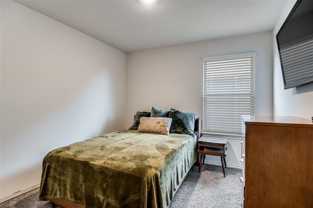 Building Photo - 11220 W Pond Dr