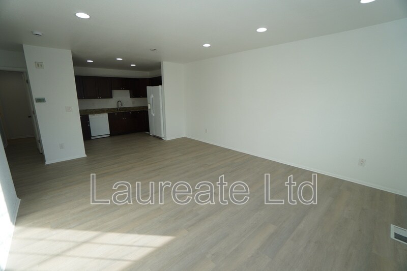 Building Photo - 2995 W Yale Ave