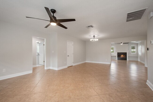 Building Photo - Renovated Winter Park 32789 Home for Lease