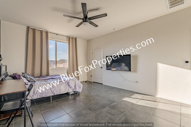 Building Photo - 8683 N Calle La Canoa