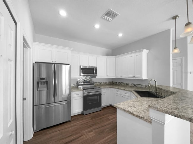 Building Photo - 1045 James Dr