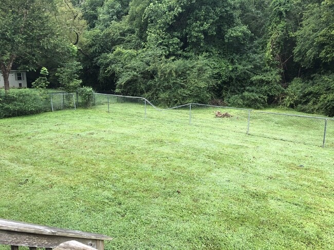 Building Photo - Beautiful 3BD 2BA Home with detached garage and fenced in backyard For Rent in Cookeville!