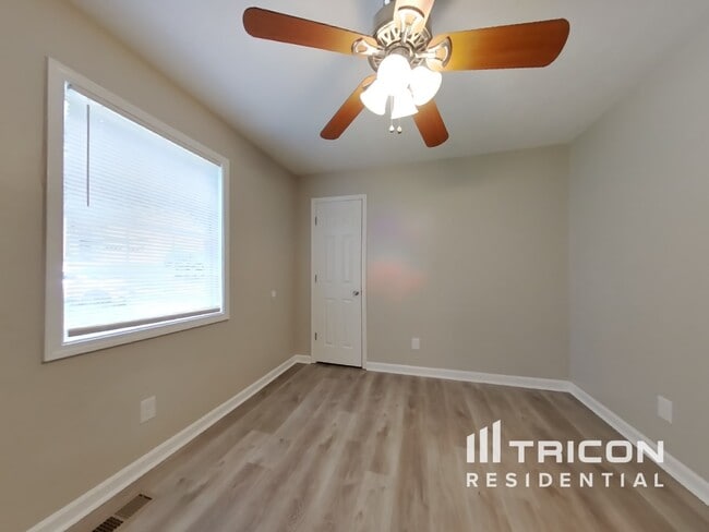 Building Photo - 305 Denae Ct