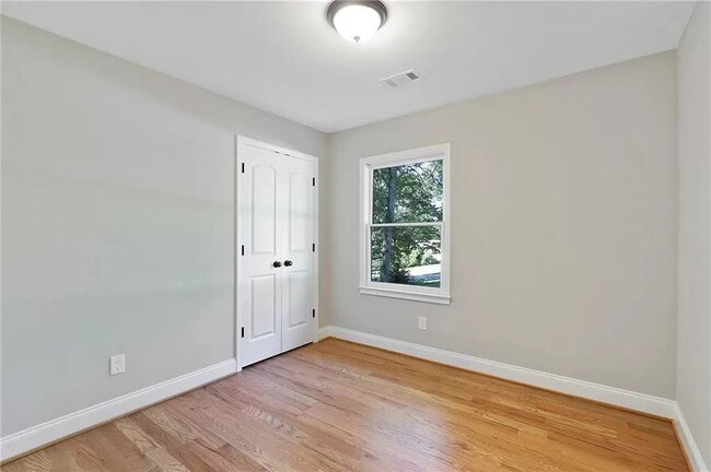 Building Photo - 334 Michael Dr