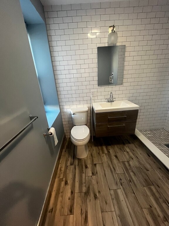 Building Photo - 100 Tyler St