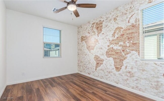 Building Photo - 12556 Skylight View St