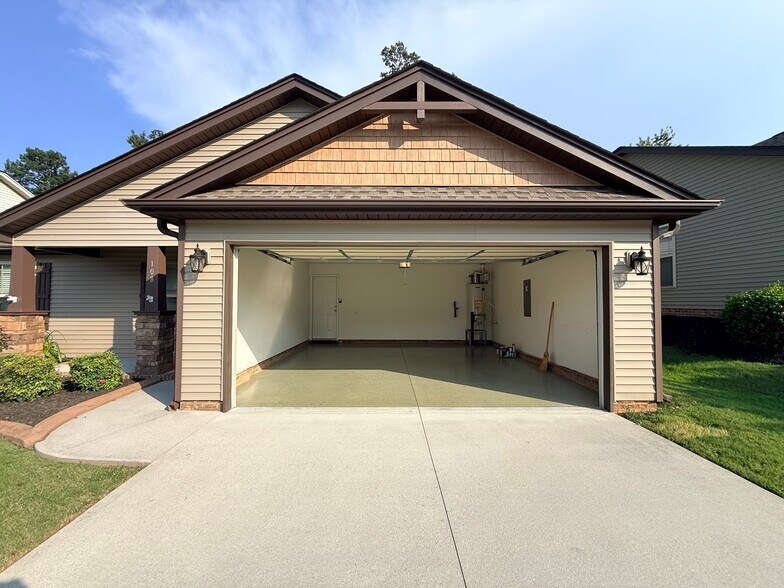 Building Photo - 108 Summerdale Dr