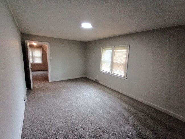 Building Photo - 4 bedroom 2 bath brick colonial NOW AVAILA...
