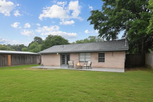 Building Photo - 2614 Willowby Dr