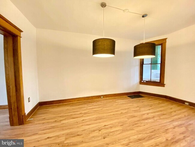 Building Photo - 140 Bryant St NW