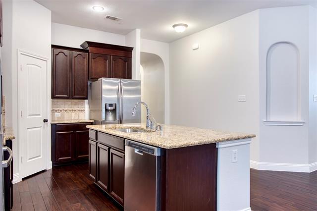Building Photo - 8609 Dewland Dr
