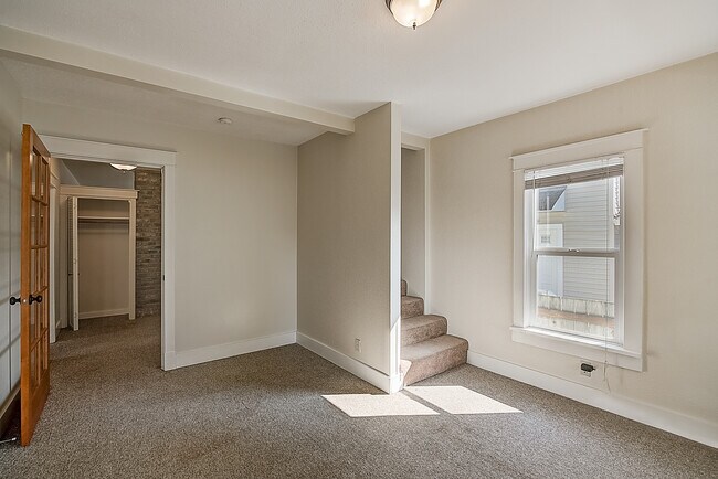 Building Photo - 5624 Brooklyn Ave NE