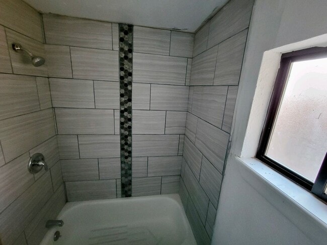 Building Photo - Charming North Valley Home!