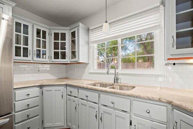 Building Photo - 5805 Bull Creek Rd