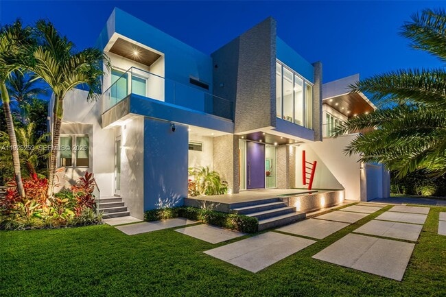 Building Photo - 420 Island Dr