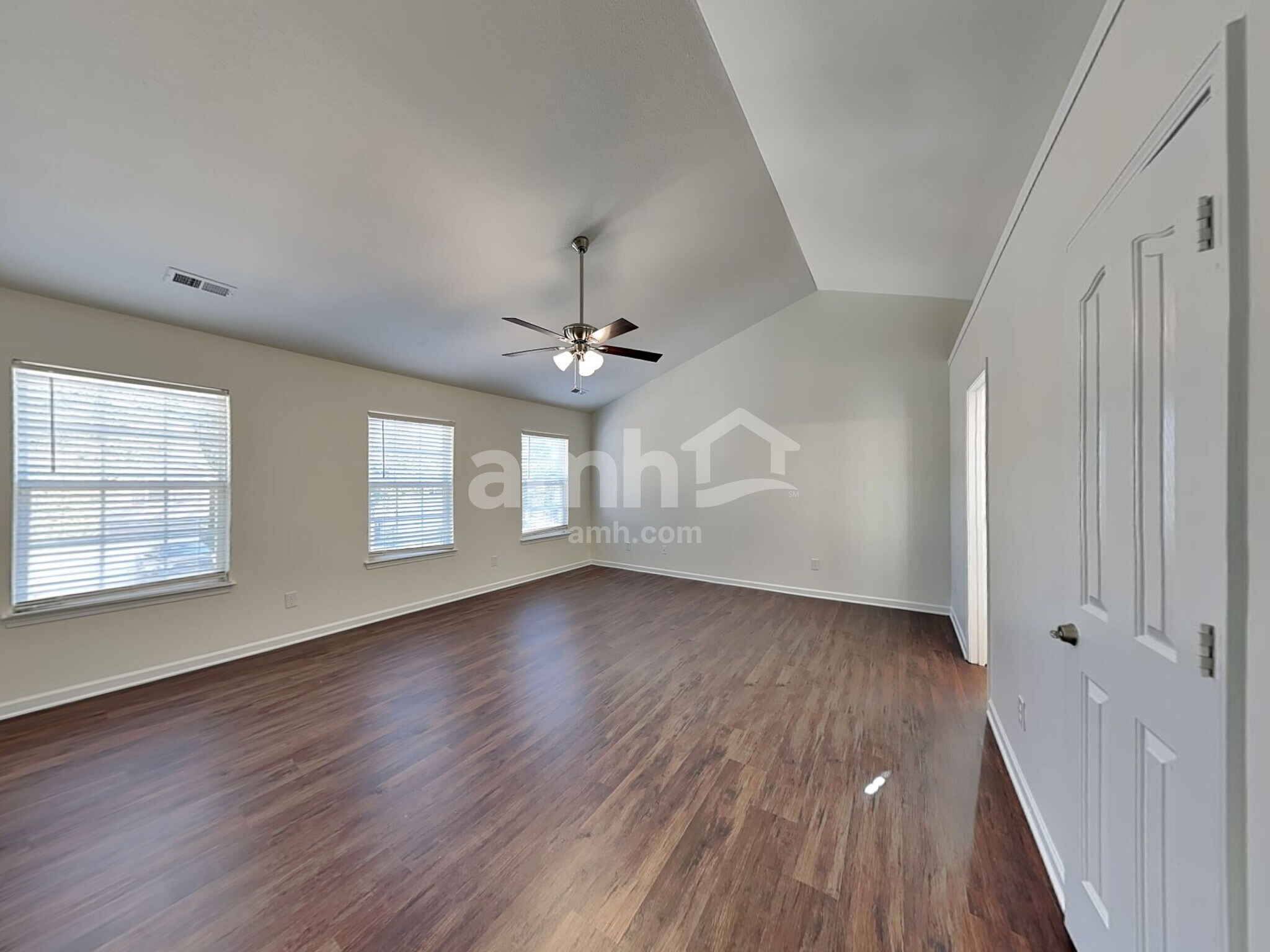 Building Photo - 625 Latimer Way