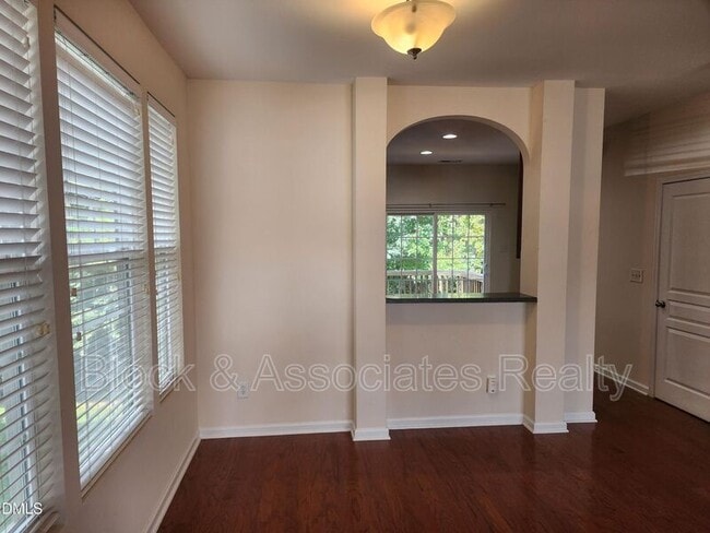 Building Photo - 642 Cupola Dr