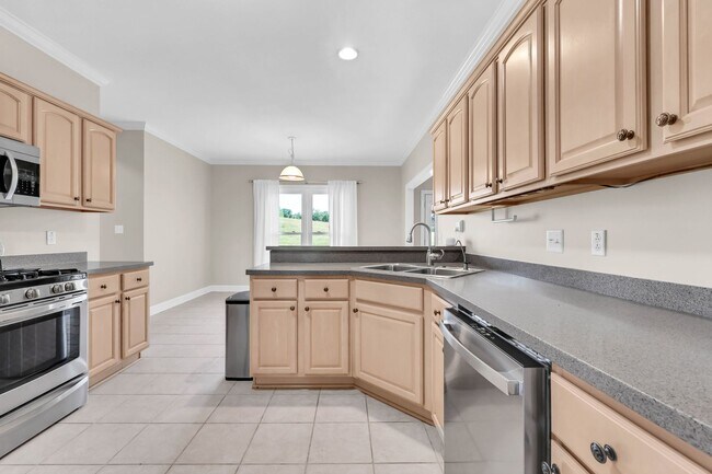 Building Photo - 4276 N Woodstock Dr