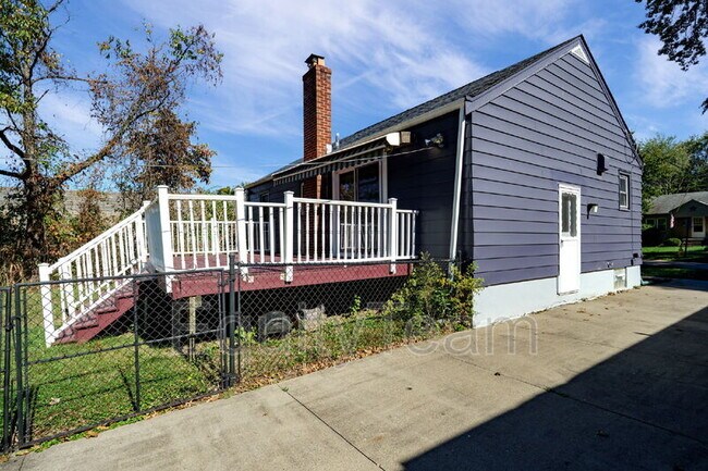 Building Photo - 6949 Marbev Dr