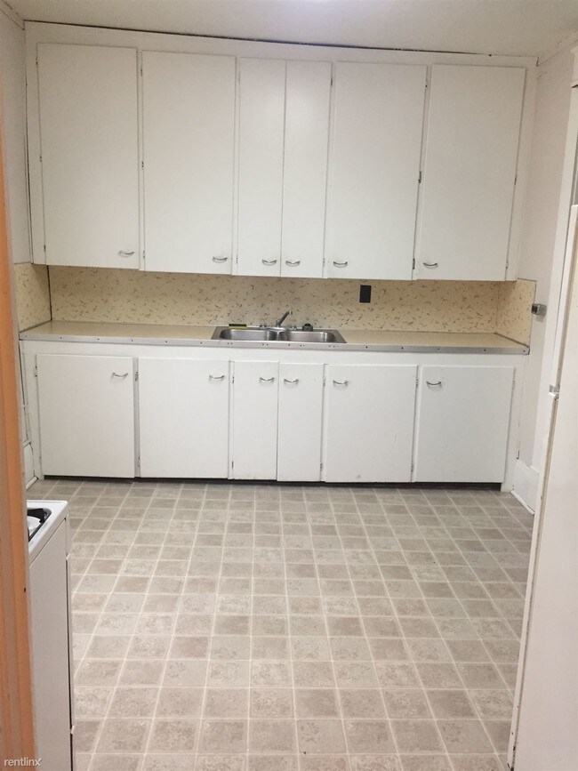 Building Photo - 324 Orange St