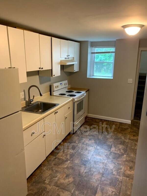Primary Photo - 161 Delhi St