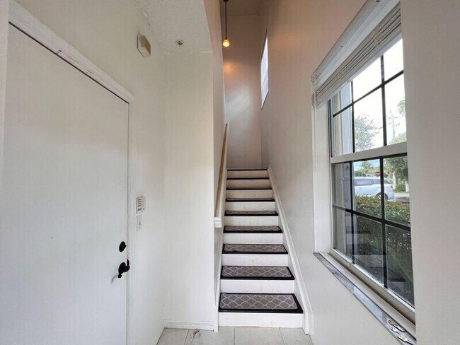 Building Photo - 117 Lighthouse Cir