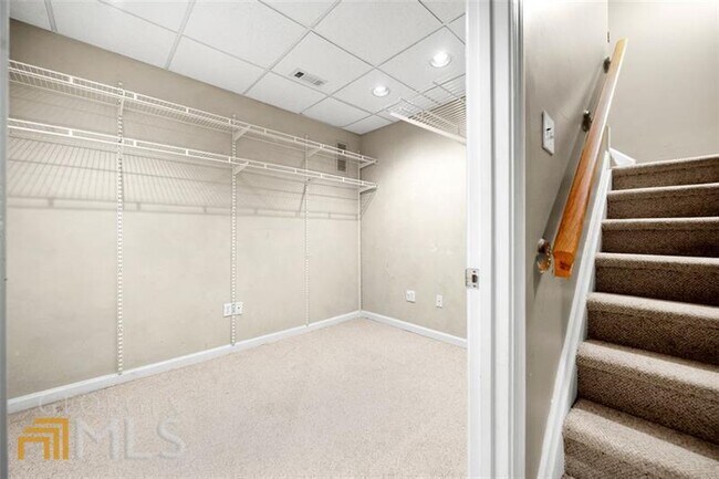 Building Photo - 3492 Chastain Glen Ln NE