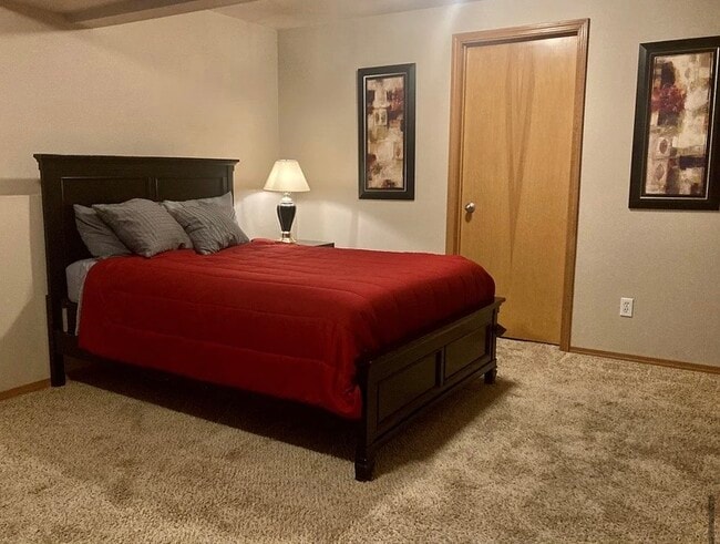 Building Photo - 3553 E Jordan Dr