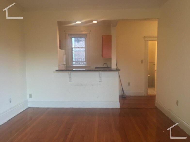 Building Photo - 109 Queensberry St