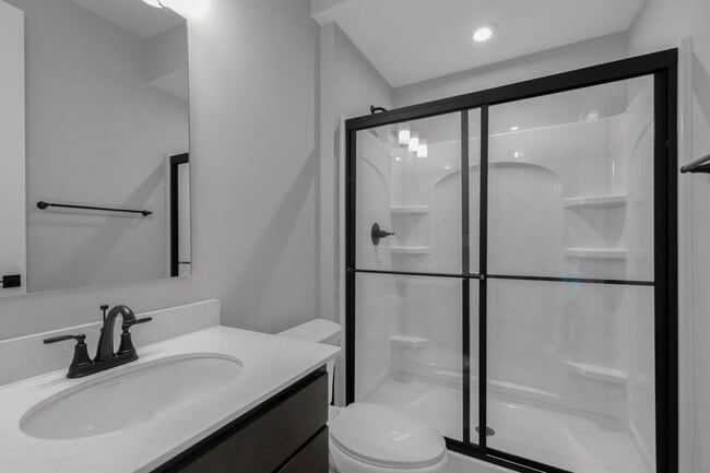 Building Photo - 6032 Windsor Dr